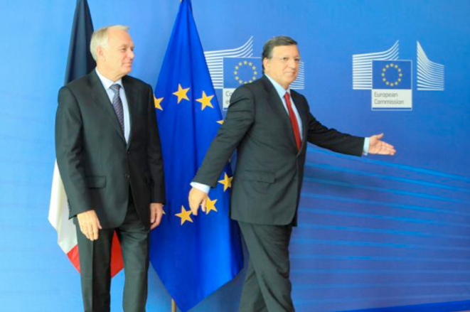 Jean-Marc Ayrault et José Manuel Barroso à Bruxelles le 18 septembre. ©CE. Jean-Marc Ayrault et José Manuel Barroso à Bruxelles le 18 septembre. ©CE.